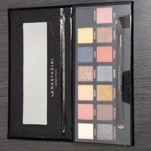 Anastasia Beverly Hills Prism eyeshadow palette